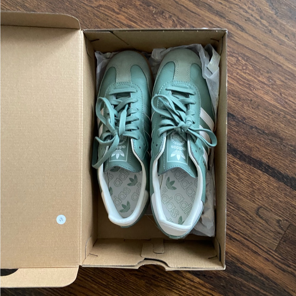 Brand new in box NWT Adidas Sambas green size W8.5